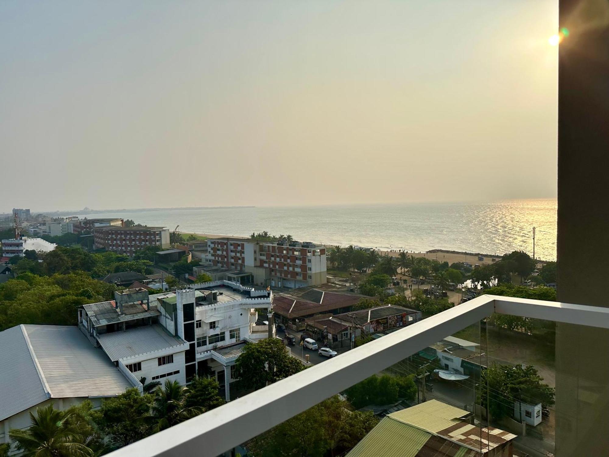 Ocean Breeze Hotel Residencies Britlanka Apartments Negombo Exterior foto